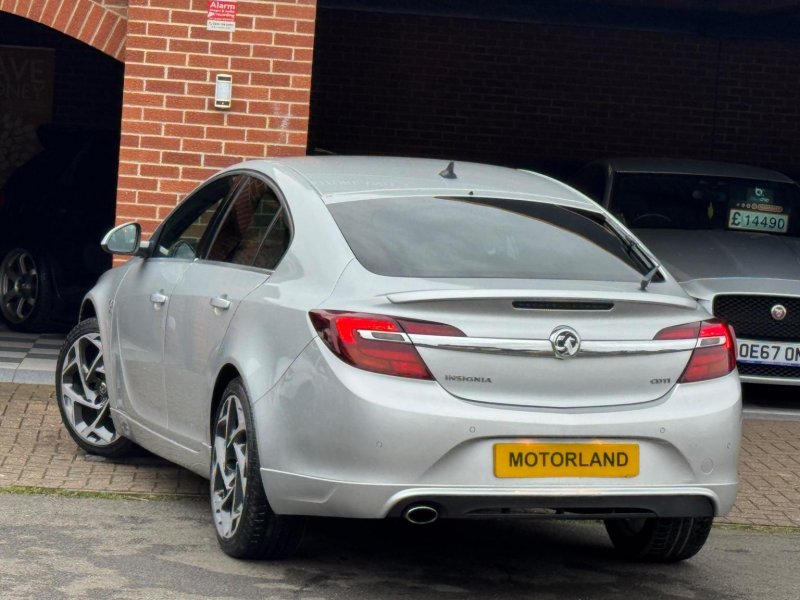 VAUXHALL INSIGNIA