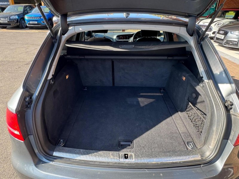 AUDI A4 AVANT