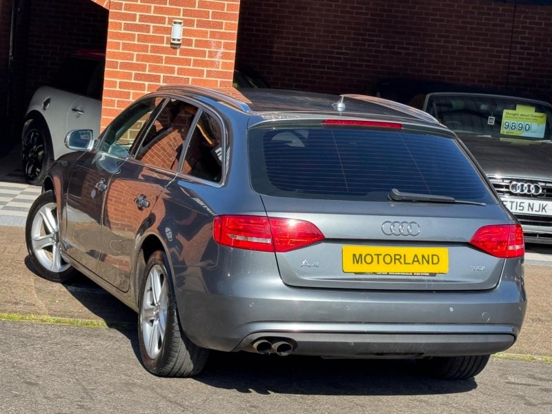 AUDI A4 AVANT